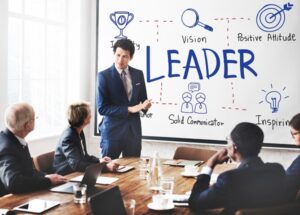 M�s all� del ruido digital, prioriza tus resultados en liderazgo empresarial - Kmora Blog